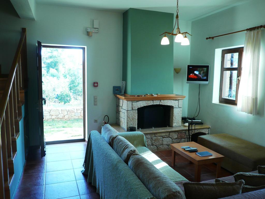 Maison Viros Кардамили Стая снимка