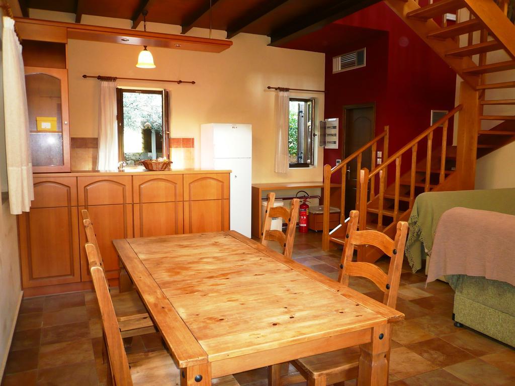 Maison Viros Кардамили Стая снимка